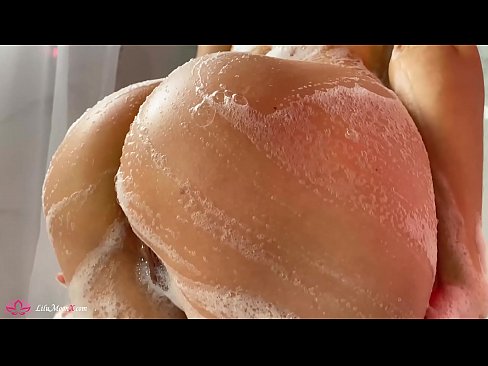 ❤️ Brunetka masturbuje kundičku s vibrátorom až do intenzívneho orgazmu v sprche ❌ Porno fb na porno sk.kanalmoscow.ru ️❤